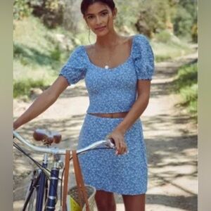 Abercrombie & Fitch Womens Blue and White Matching Blouse and Skirt with Hairtie